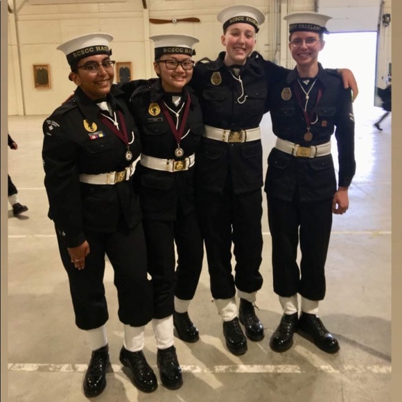 Meet your Posher, Kate - Picture 2 of 2